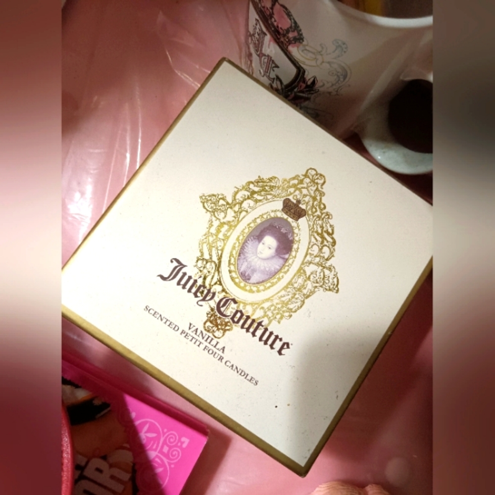 Juicy couture candles